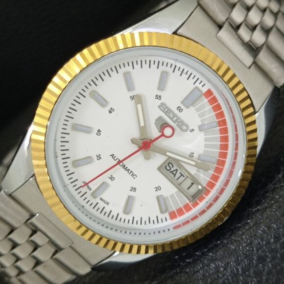 Seiko Other - Vintage 1970 Seiko Automatic Mens Silver Watch W/daydate & Glass Back